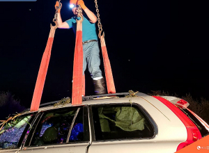 Փրկարարներն ավտոմեքենան դուրս են բերել ճահճից