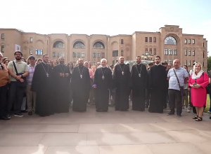 Մոսկվայաբնակ հայերը տեսաուղերձով շնորհավորել են  Սամվել Կարապետյանի ծննդյան 60-ամյակը