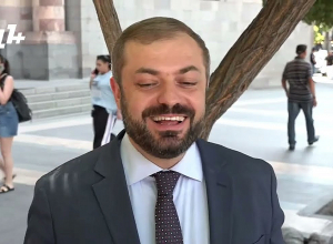 15 բեռնատար կեղծ թղթերով էին փորձել ծիրան արտահանել ՌԴ. բա երկիրա, բա ի՞նչ պետքա աներ.Պապոյան