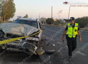 Պռոշյանում 40-ամյա վարորդը բախվել է ճանապարհի թույլատրելի հատվածում կայանված, թիվ 520 երթուղին սպասարկող «ГАЗель»-ին․ կան վիրավորներ 