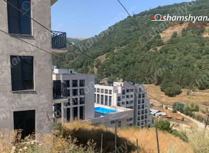 Կեչառիս վանական համալիրի հարևանությամբ կառուցվող էլիտար շենքի մոտ հայտնաբերվել է տղամարդու 2 մարմին, 2 հոգի էլ տեղափոխվել է հիվանդանոց
