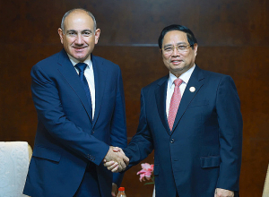 Նիկոլ Փաշինյանը հանդիպում է ունեցել Վիետնամի վարչապետ Ֆամ Մին Չինի հետ