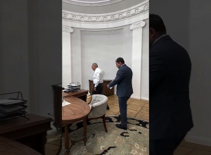 Աշխատանքային հանդիպում Պաշտպանության նախարար Սուրեն Պապիկյանի հետ