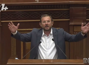 Առաջարկում եմ մեկ անգամ էլ Ադրբեջանի նախագահի վրա մուննաթ գալ․ Գեղամ Մանուկյան