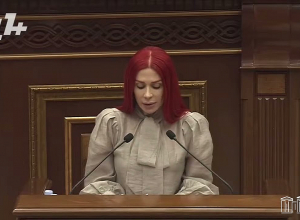 Ագնեսա Խամոյանը փոխանցեց կալանավորված Միքայել Սրբազանի ուղերձը՝ ԱԱԾ մեկուսարանից