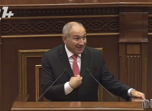 Կոմպրոմիս չի լինելու․ Փաշինյանը՝ կաթողիկոսին հեռացնելու իր գաղափարի մասին