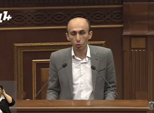 Հենց արցախցին իր ձայնը բարձրացնում է, արշավ է սկսվում նրա դեմ․ Արտակ Բեգլարյան