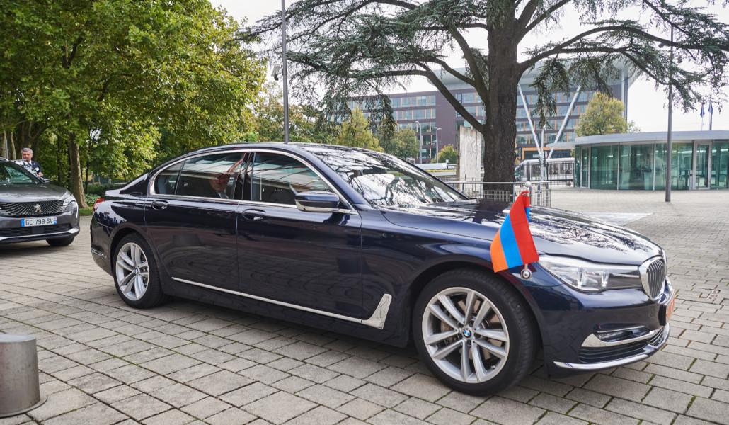 Pashinyan in Strasbourg, car