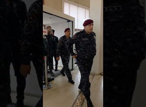 Կարմիր բերետավորները մտան քաղաքապետարան