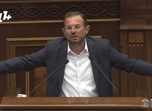 Մարդկանց չմոլորեցնեք տանեք մեղք գործելու՝ իբր պատարագի մասնակից․ Մանուկյան