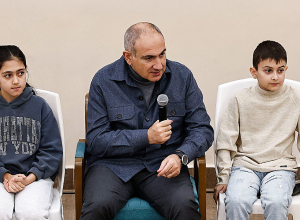 Նիկոլ Փաշինյանը հանդիպել է «ՀՀ վարչապետի գավաթ» դպրոցականների լողի մրցաշարի եզրափակիչ փուլի մասնակիցների հետ