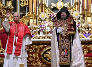 Հռոմի Պապը այցելել է Ստամբուլի Հայ առաքելական եկեղեցի և աղոթել