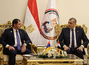 Սուրեն Պապիկյանը հանդիպել է Եգիպտոսի ռազմարդյունաբերության պետնախարարի հետ