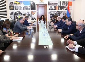 Ժաննա Անդրեասյանը հանդիպել է բուհերի ռեկտորների հետ