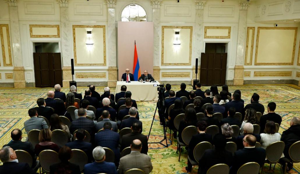 600915840_1551075453684325_3022357102919457127_n