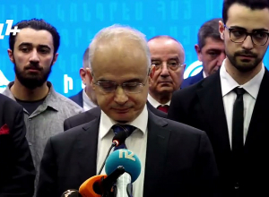 Մենք հիմա գտնվում ենք սողացող կապիտուլյացիայի իրավիճակի մեջ․ Լևոն Զուրաբյան