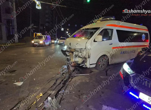 Երևանում բախվել է 6 ավտոմեքենա, որից մեկը՝ շտապ օգնության․ կան վիրավորներ