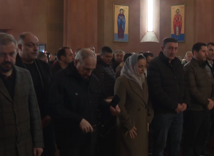 Փաշինյանը մասնակցում է պատարագի Մասիսի Սուրբ Թադեոս եկեղեցում․ ուղիղ