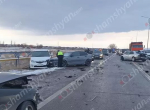 Արարատի մարզում՝ Մարմարաշենի կամրջի հարևանությամբ բախվել է 14 ավտոմեքենա