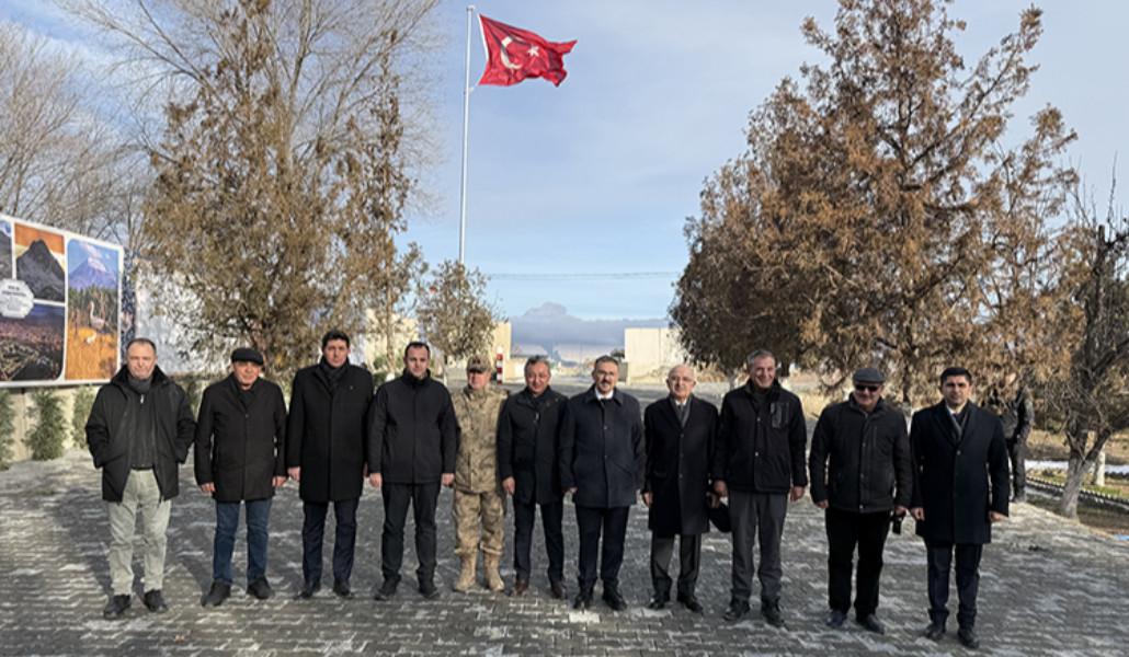 01.08_1_New folder (3)_AA-40248563