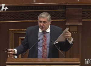 Այս թղթում որևէ ակնարկ չկա, որ Ադրբեջանը Հայաստանին տալիս է անխոչընդոտ անցում․ Արթուր Խաչատրյան