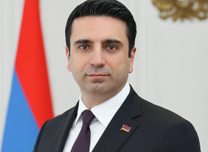 Խոնարհման ու հարգանքի հետ մեկտեղ՝ մենք պարտավոր ենք ապրել․ Ալեն Սիմոնյան