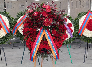 Սերժ Սարգսյանի անունից Բանակի օրվա առթիվ «Եռաբլուր»-ում ծաղկեպսակ է դրվել