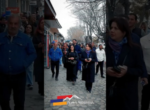 «Ուժեղ Հայաստան» կուսակցության անդամները իրազեկման արշավ են իրականացրել Աբովյան քաղաքում