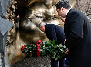 Հարգանքի տուրք` 2008 թ. մարտի 1-ի զոհերի հիշատակին