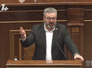 Էդ մարդկանց տարածքները հանձնել եք ադրբեջանցիներին․ Գառնիկ Դանիելյան