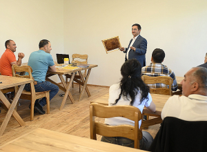 Մեղվաբուծության զարգացման նոր հնարավորություններ. Լոռիում հիմնադրվել է առաջատար գիտաարտադրական կենտրոն