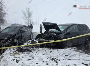 Մայակովսկի-Ձորաղբյուր ավտոճանապարհին բախվել են «Nissan»-ն ու «Chevrolet»-ը․ կան վիրավորներ