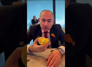 Մեղավո՞ր եմ, որ խնձորն առանց կտրել են բերել. Փաշինյան