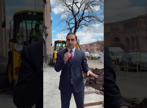 Ավինյանն անդրադարձել է Ամիրյան փողոցի մայթերի բարեկարգմանը