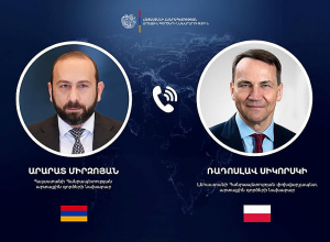 Արարատ Միրզոյանը հեռախոսազրույց է ունեցել Լեհաստանի փոխվարչապետ, ԱԳ նախարար Ռադոսլավ Սիկորսկիի հետ