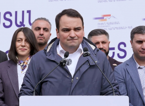 Նարեկ Կարապետյանը գրազ է գալիս, որ «Ուժեղ Հայաստան»-ը իր ձայնը չի տալու Ռոբերտ Քոչարյանին