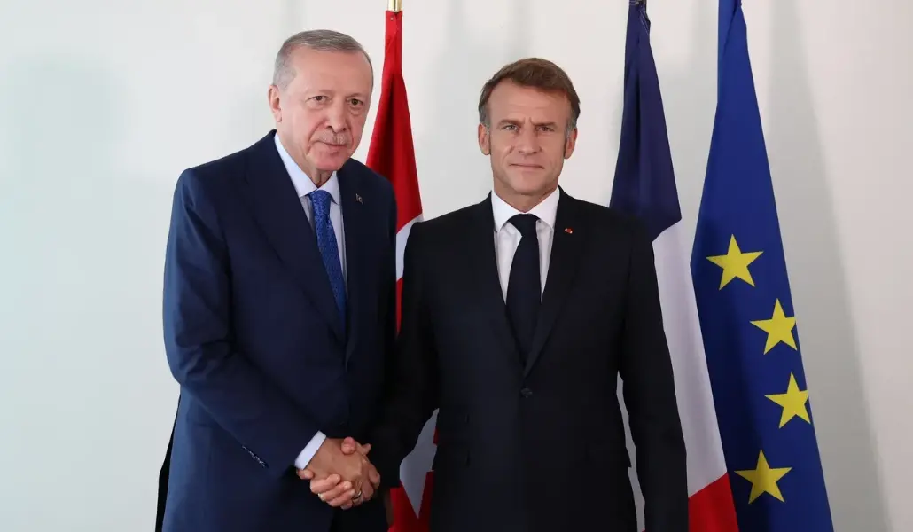 d5464827733c9ea49f87026fe30a769d9a215e618c31885592b88a8086c5d95a