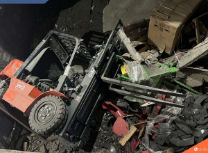 Փլուզման հետևանքով տրակտորն ընկել է նկուղային հարկ․ երկու քաղաքացի տուժել է