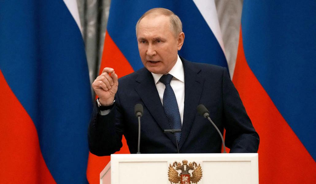 2022-02-07T215034Z_380095933_RC29FS9TYQLJ_RTRMADP_3_UKRAINE-CRISIS-MACRON-PUTIN-pic_32ratio_900x600-900x600-68759
