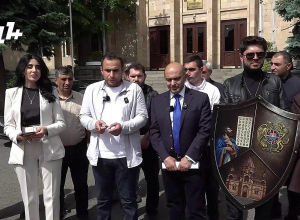 «Լուսավոր Հայաստան» կուսակցությունը քարոզարշավ է իրականացնում Սահմանադրական դատարանի դիմաց․ ՈՒՂԻՂ
