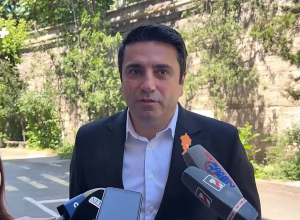 Ալեն Սիմոնյանն է քվեարկում