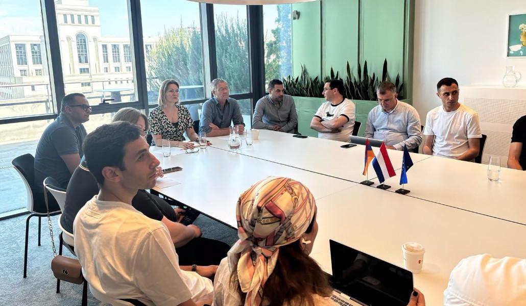 նիդերլանդներ