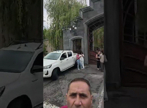 Գագիկ Ծառուկյանի տունը ռազմական հագուստով ավտոմատավորներ են շրջապատել. Արման Աբովյան