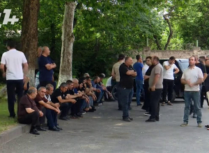 «Մուլտի սթոուն»-ի աշխատակիցները պահանջում են բացել կապարակնքված աշխատավայրը. ՈՒՂԻՂ