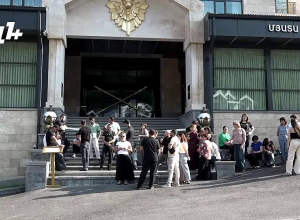 «Մուլտի Գրանդ ռեզորտ»-ի աշխատակիցների բողոքի ակցիան․ ՈՒՂԻՂ