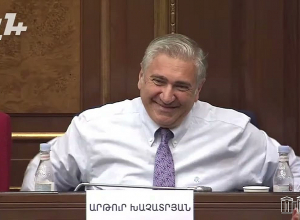 Շատ ցավում եմ, որ Արծվիկ Մինասյանը չի վերընտրվել, բայց շատ ուրախ եմ, որ դուք եք վերընտրվել