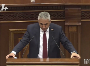 Էդգար Ղազարյանը լռության րոպե հայտարարեց ԱԺ-ում