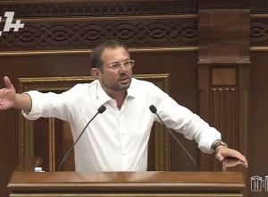 Էս պառլամենտը, որը կա, լեգիտիմ չէ․ Գեղամ Մանուկյան