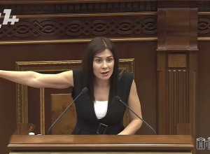 Փոխե՛ք ձեր տոնը, ձեր ոճը. ես էնտեղից եմ եկել, որտեղից որ դուք. Ագնեսա Խամոյանը՝ Կոնջորյանին
