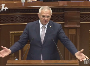Ձեզ հետ 3.5 տարի եմ աշխատել, ՀՀԿ–ի հետ 1.5 տարի. ինձ խայթելու համար եք հիշեցնում. Ասլանյան